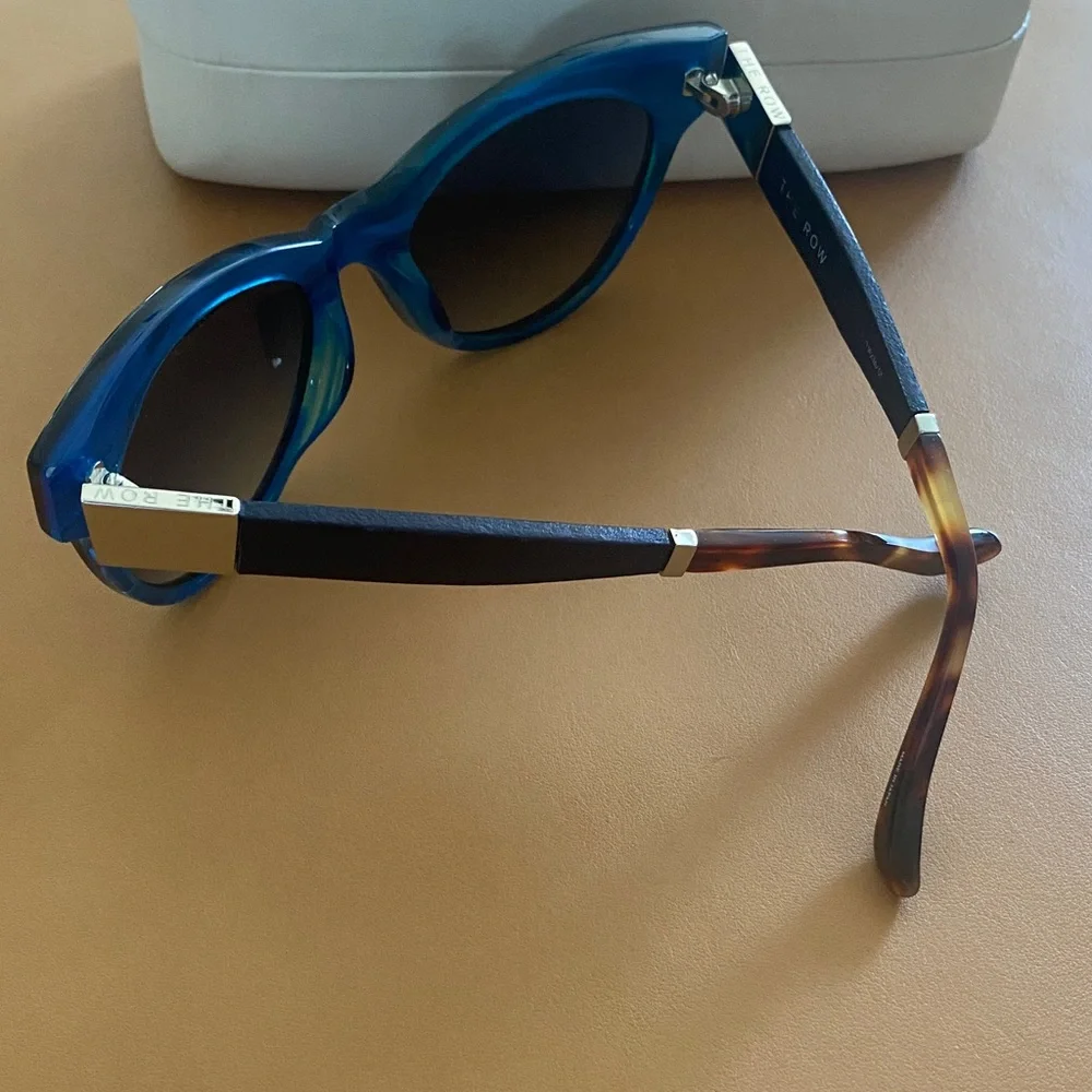 Linda Farrow x The Row Sunglasses - Picture 4 of 15